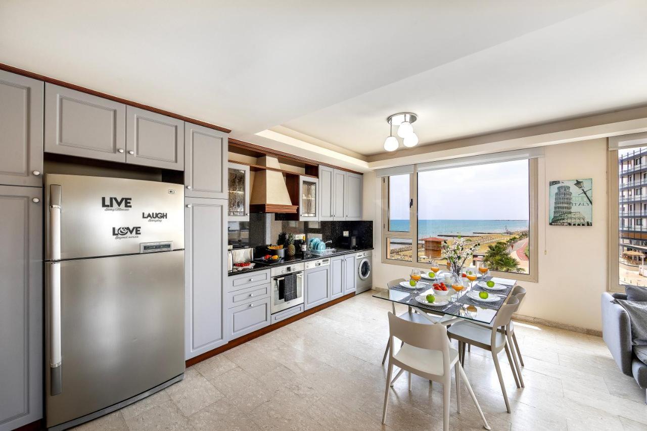 Mackenzie Beachfront Eftyhia Suite Larnaca Buitenkant foto