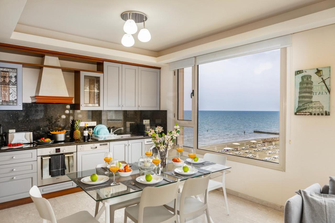 Mackenzie Beachfront Eftyhia Suite Larnaca Buitenkant foto