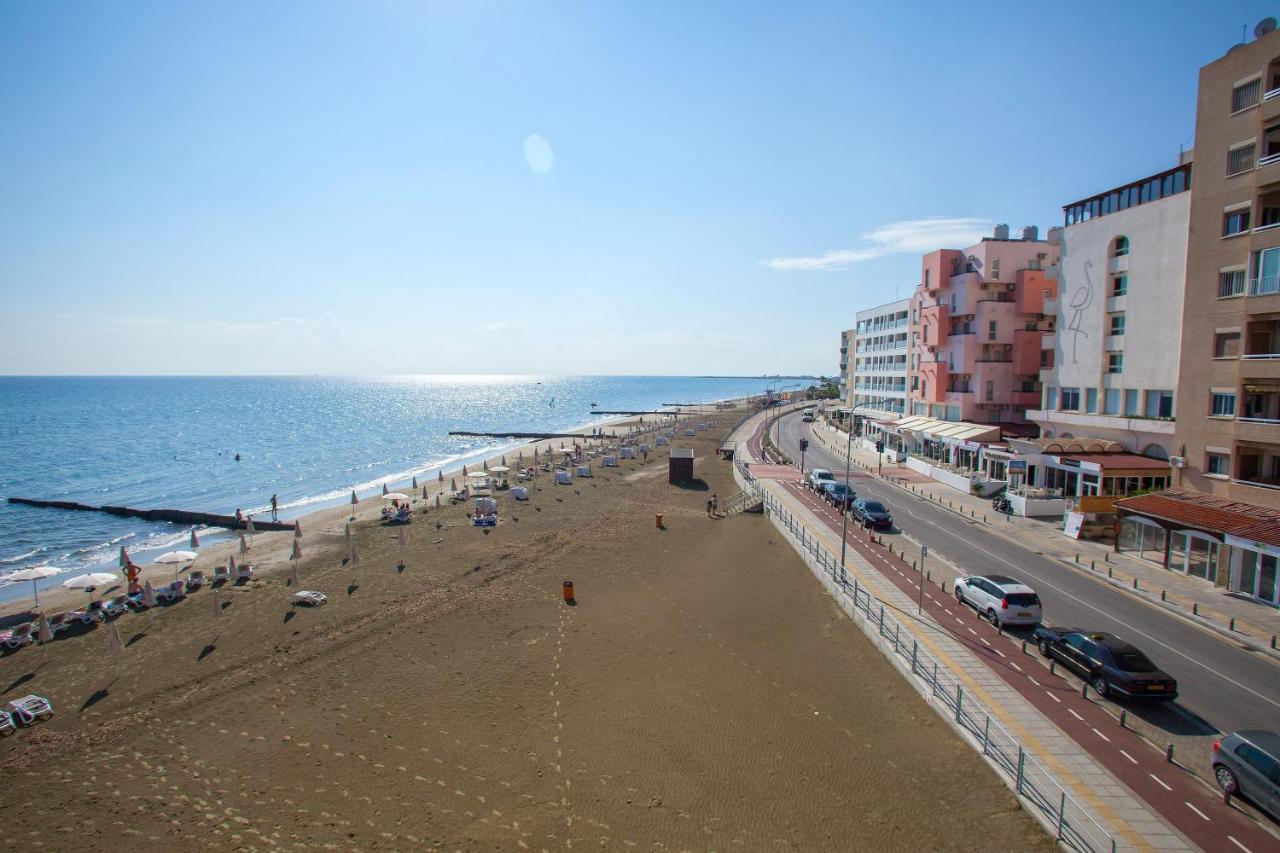 Mackenzie Beachfront Eftyhia Suite Larnaca Buitenkant foto