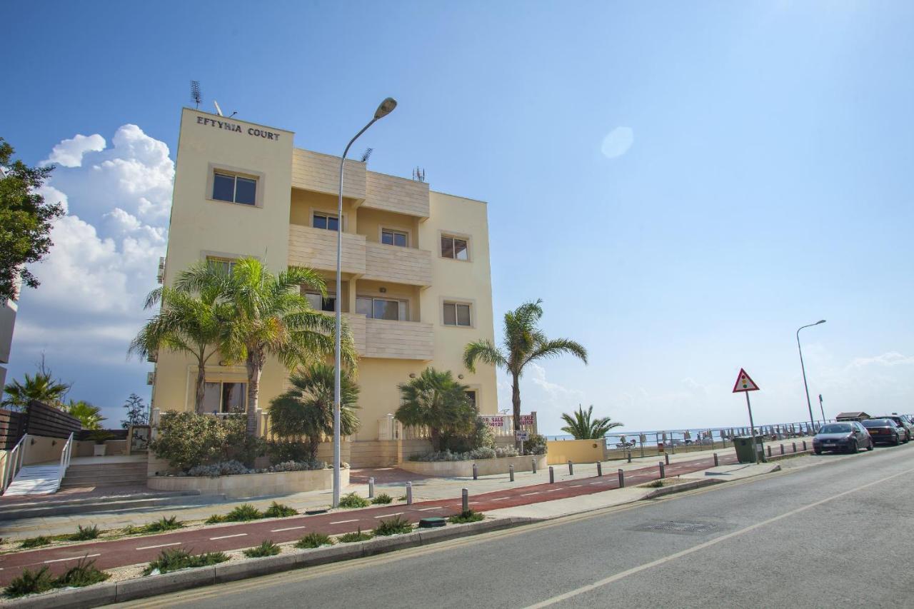 Mackenzie Beachfront Eftyhia Suite Larnaca Buitenkant foto